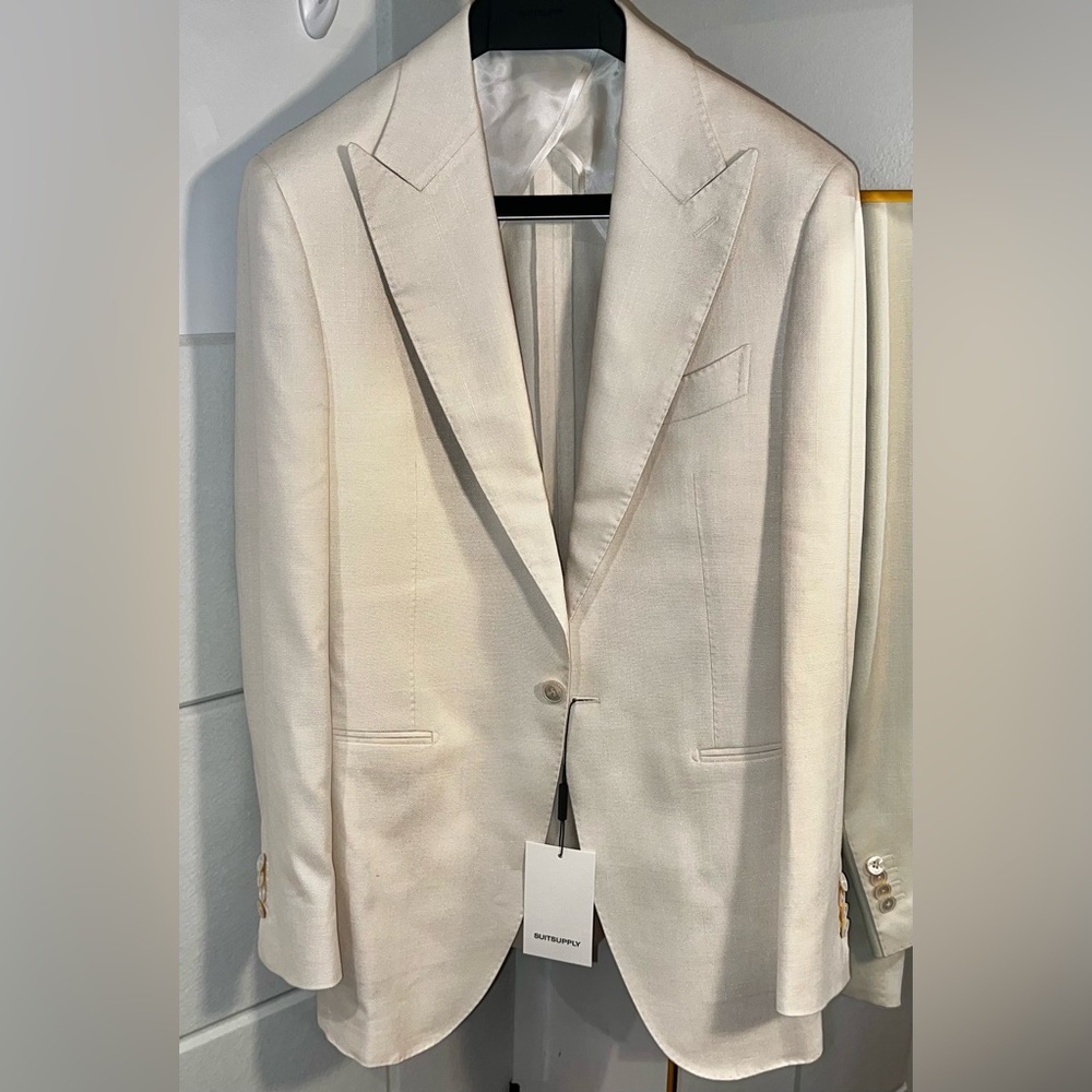 SUITSUPPLY off-white Silk Dinner Jacket Havana 38R